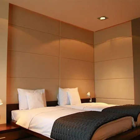 River Park Hotel 4*